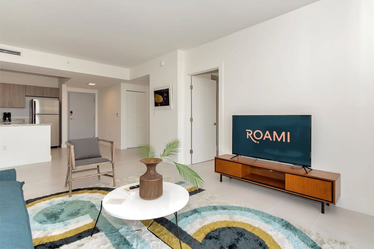 Roami at Grove 27 | 15 Min to Beach | 2 Bedroom